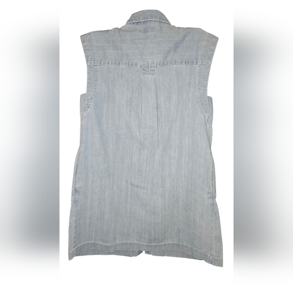 Banana Republic Sleeveless Denim Shirt - Size M, Oversized Fit NWT - Picture 2 of 11